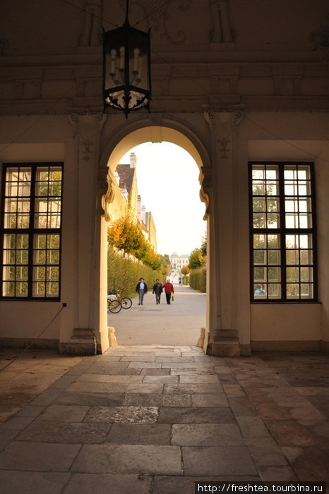 Вход в парк у Нижнего дворца. Вена, Австрия