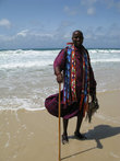 Paolo-местный продавец сувениров приезжает на заработки из провинции Амбосели- настоящий масай