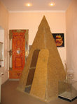 Янтарная пирамида исполняет желания