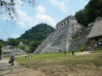 Паленке — город майя в джунглях.