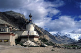 Полуразрушенный самый высокогорный в мире монастырь Ронгбук (5100м), в паре километров от базового лагеря.