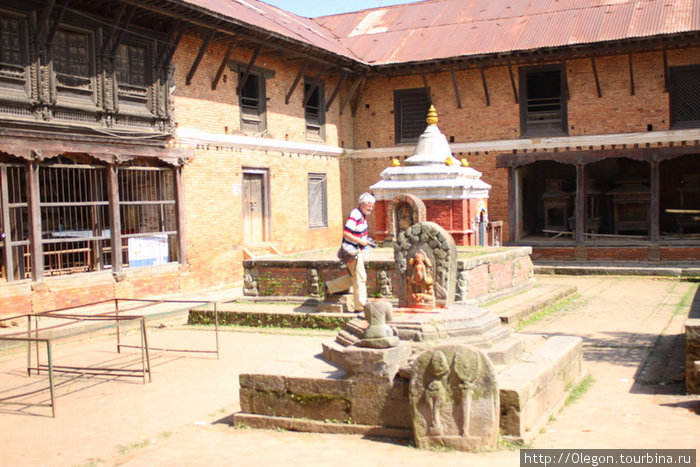 Древний храм слона Зона Багмати, Непал
