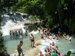 Многокаскадный водопад на острове Ямайка.