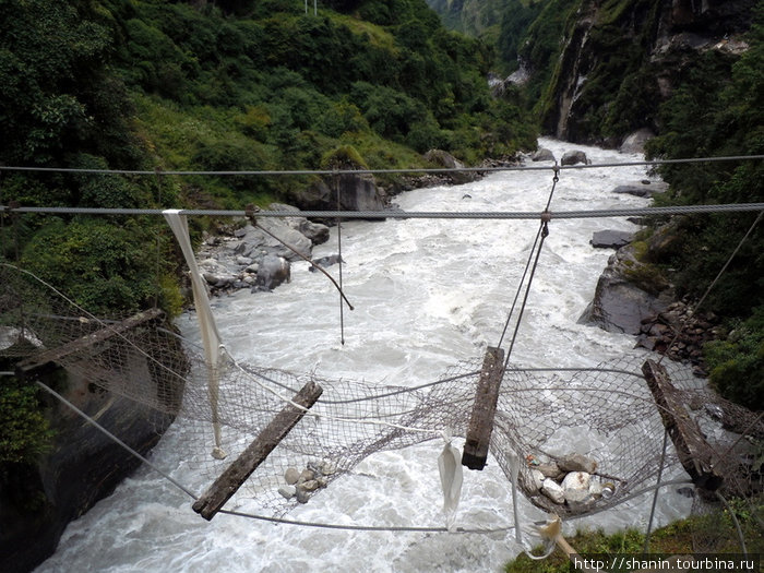 Мост для любителей острых ощущений Бесисахар, Непал