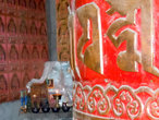 Молитвенный барабан в храме