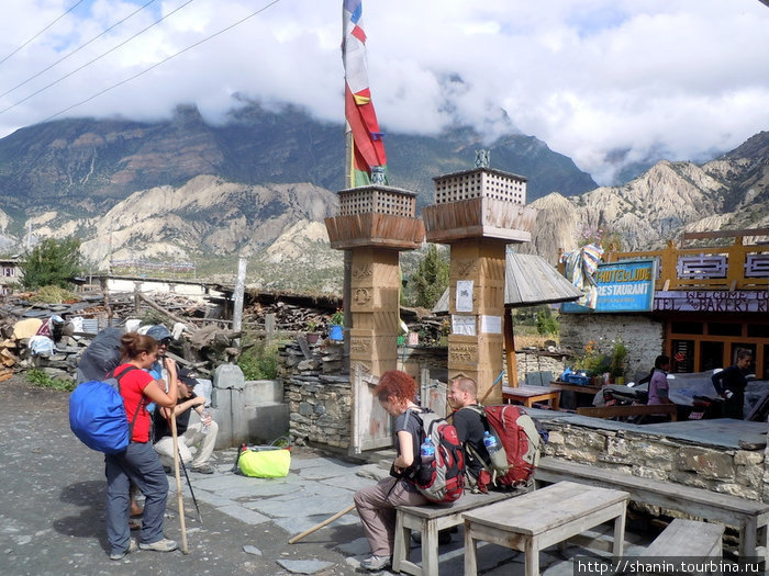 Хумде - деревня с аэропортом Хумде, Непал