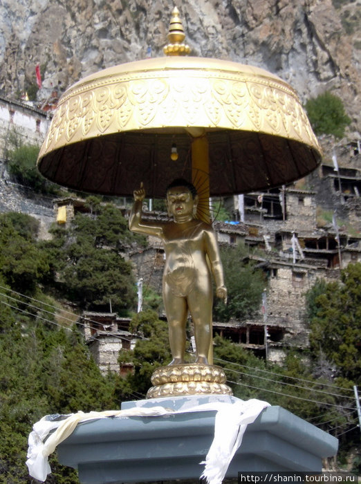 Статуя под зонтом Мананг, Непал