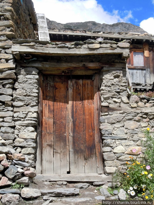 Дверь Мананг, Непал