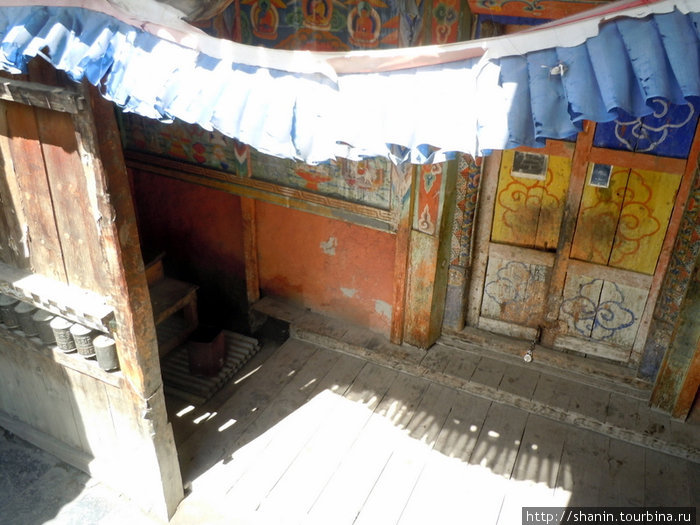 Внутренний двор монастыря Мананг Гумпа Мананг, Непал