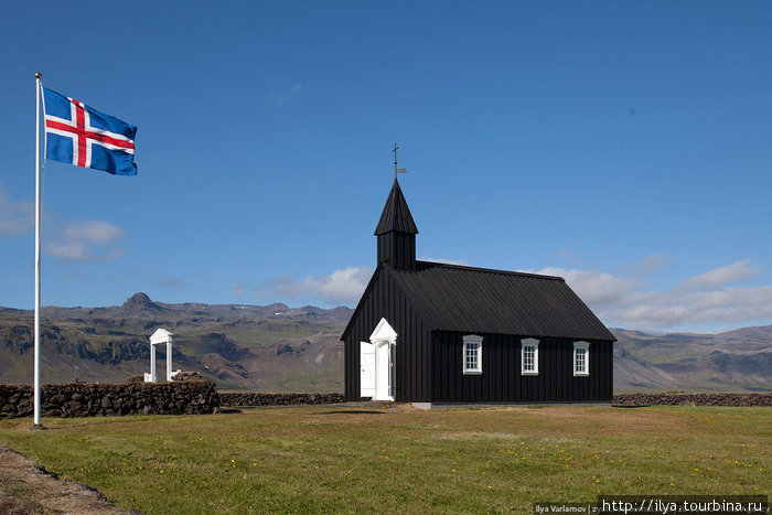 Одна их самых старых церквей Исландии, поселок Budhir! Исландия