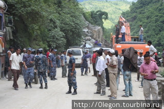 Военные регулируют порядок Бесисахар, Непал