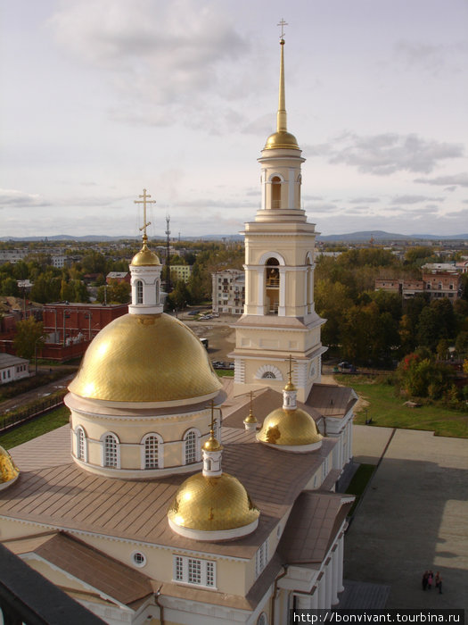Вид с башни на Спасо-Преображенский Собор Невьянск, Россия