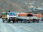 Стоянка грузовиков в Джомсоме