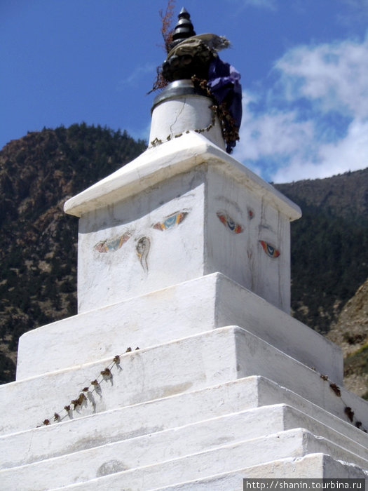 Белая ступа Марфа, Непал