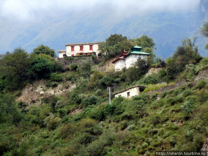 Монастырь на горе Зона Дхавалагири, Непал