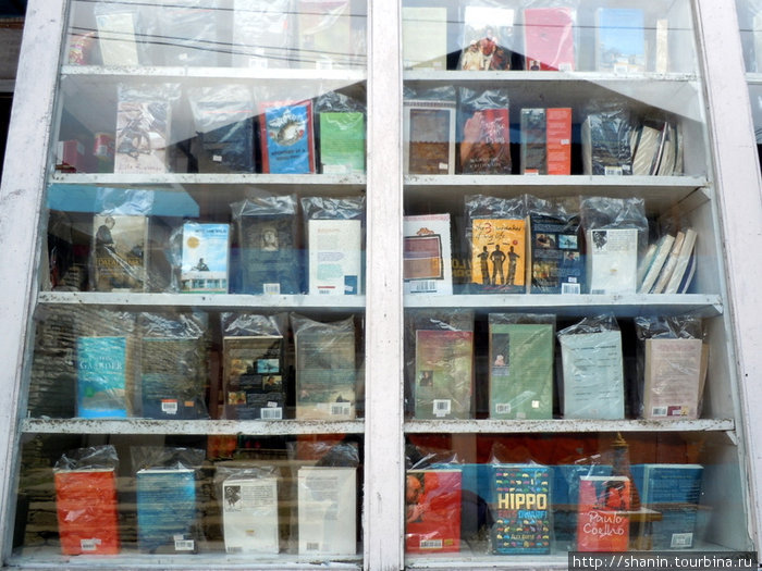 Книжный магазин — для туристов Зона Дхавалагири, Непал