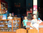 Кафе на автовокзале в Катманду