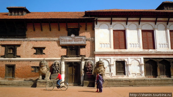 Королевский дворец и художественная галерея Бхактапур, Непал