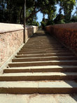 Лестница наверх, ку храму Чангу Нараян