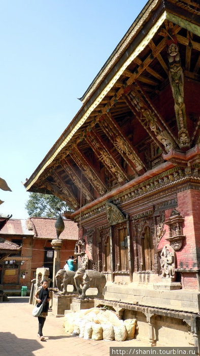 Храм Чангу-Нароян, Непал