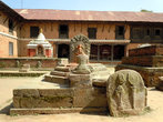 На территории храма Чангу Нараян