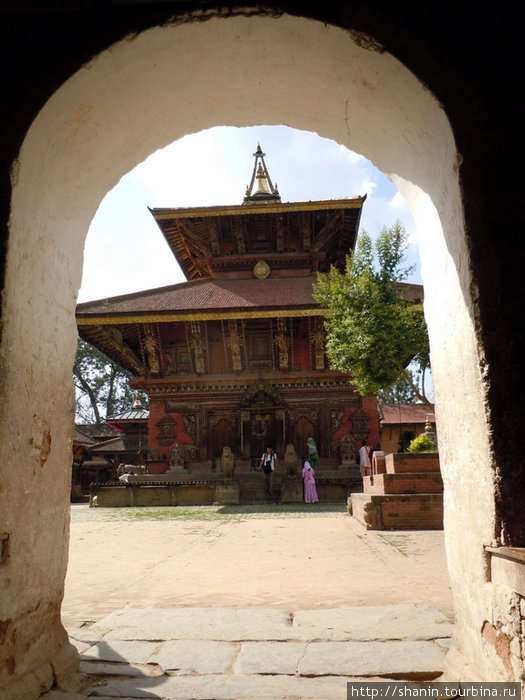 Вход на территорию храма Чангу Нараян Чангу-Нароян, Непал