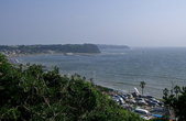 На пляже Мито (западная оконечность полуострова Миура, выходящая в залив Сагами)