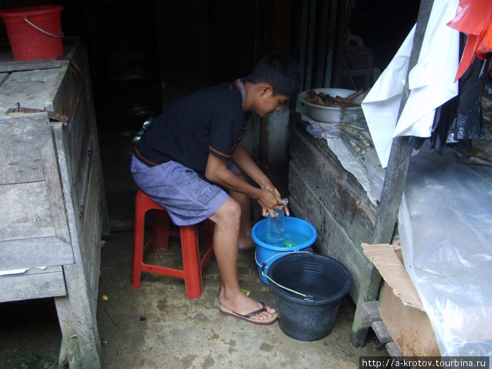 Производство этого продукта (дождевой воды) Соронг, Индонезия