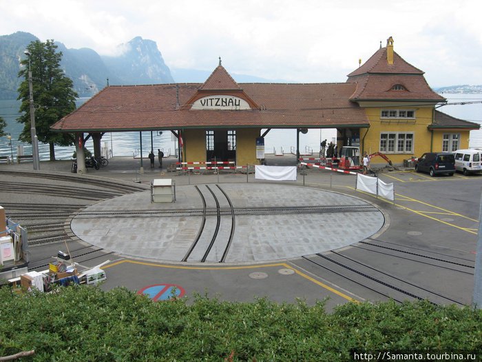 Движущиеся рельсы — потрясающая конструкция Витцнау, Швейцария
