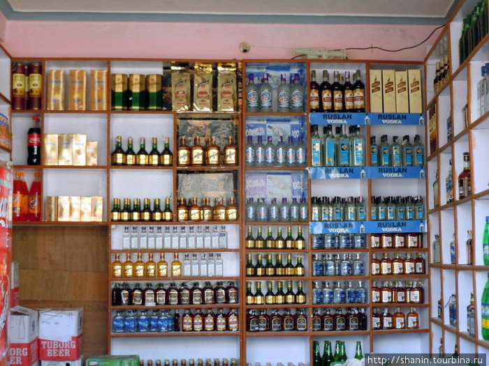 Вино-водочный магазин Покхара, Непал