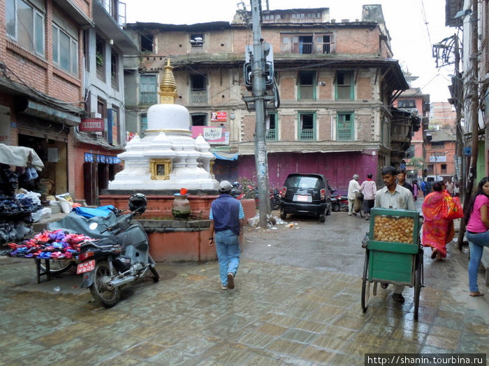Улица в Старом городе Катманду, Непал