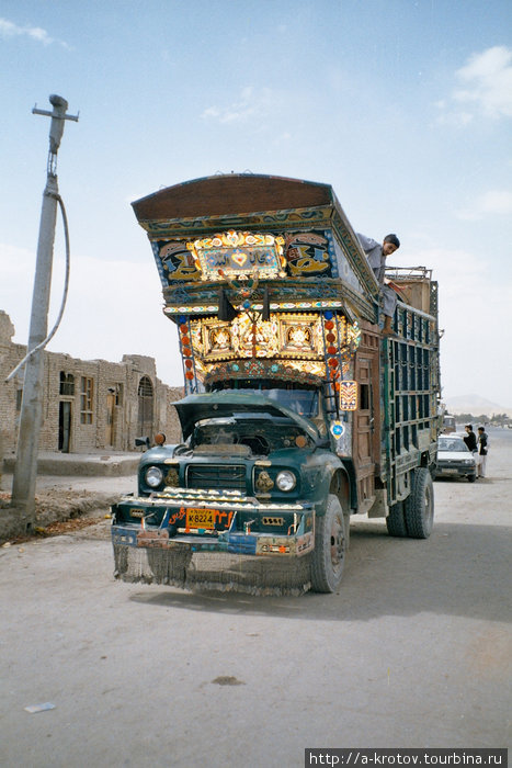 Пакистанский грузовик. Кабул Чарикар, Афганистан