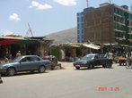 Кабул-новостройки и базар совместимы.