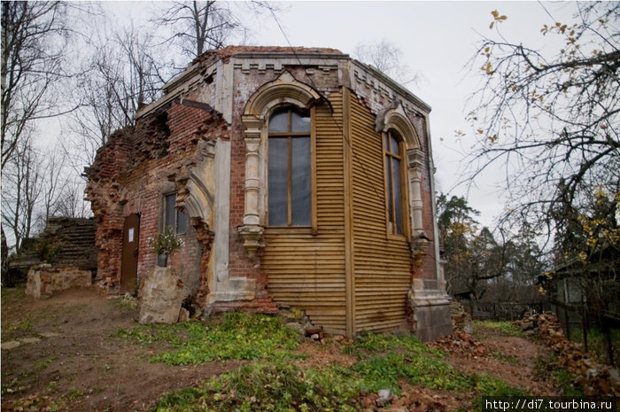 Церковь в п.Каменка Луга, Россия