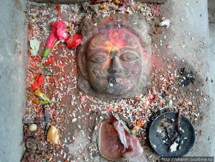 Жертвенник под ногами Катманду, Непал