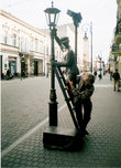 Памятник фонарщику и его ученику.