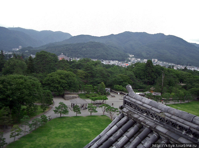 С крыши замка Айзу Айзувакамацу, Япония