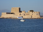 Нафплио крепость в море Бурдзи
http://www.gidnapeloponnese.com/