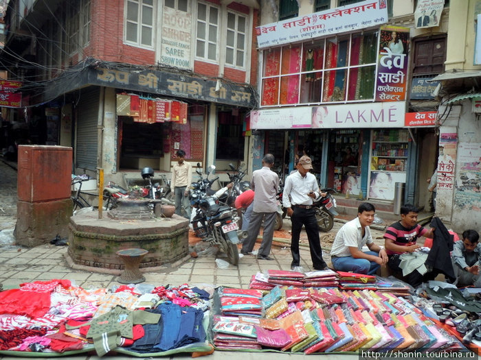 Уличный развал Катманду, Непал