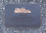 Мемориальная доска на набережной в Веллингтоне новозеландским морякам, погибшим при проводке караванов PQ в Россию.Не всё, однако, запущено.
