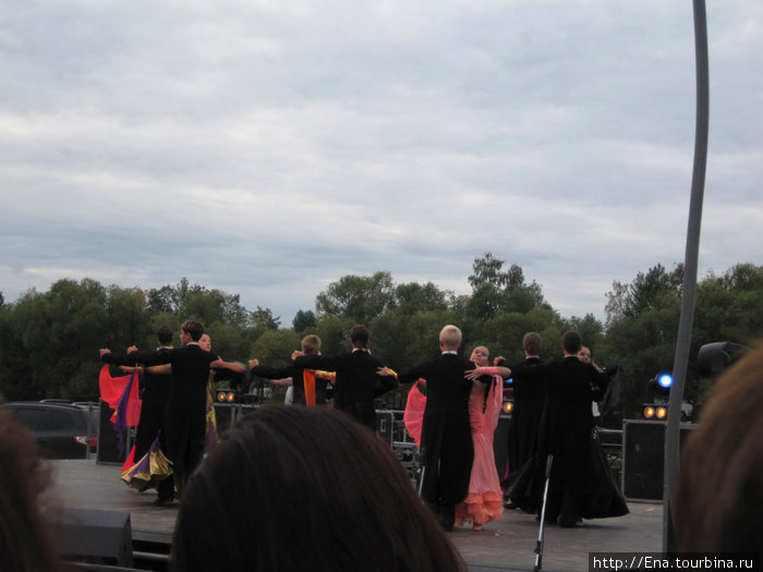 В субботу, 11 сентября, на Стрелке тоже была концертная площадка Ярославль, Россия