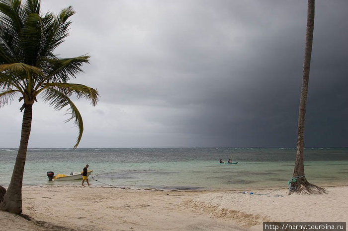 Вся правда о Доминикане в не сезон. 
По всем прогнозам погоды и информации из путеводителей мы должны были попасть в самый не туристический сезон. Мы ехали в самый сезон дождей и ураганов. Доминиканская Республика