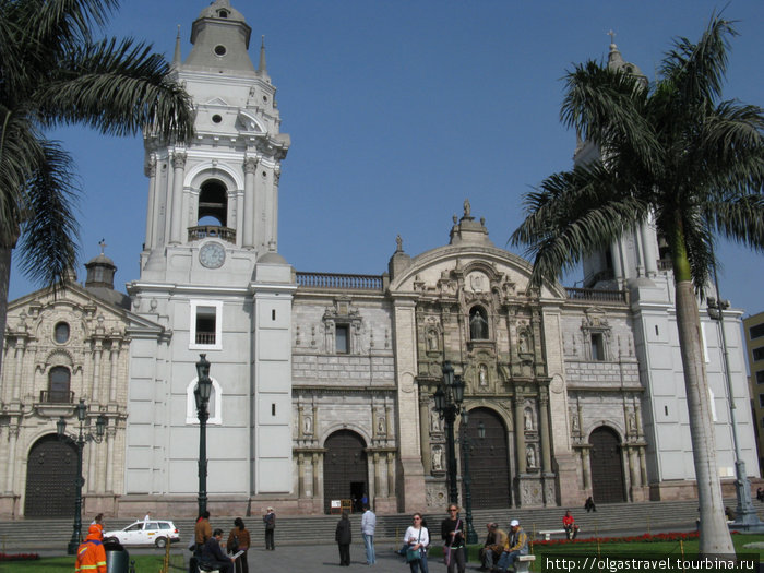 Кафедральный собор Лимы, где хранятся останки Писаро Лима, Перу