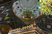 Мечеть леди Рукыя. Чистое и светлое место, в которое я обязательно прихожу каждый раз, оказываясь в Дамаске. Здесь можно сидеть часами, любуясь на игру света и медитируя.