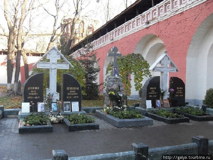 могила Деникина, Каппеля и И.Ильина (прах из Франции) Москва, Россия