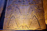 Люксор. Люксорский храм. Изображение Рамзеса II в образе богини плодородия,с женской грудью и животом беременной женщины...