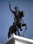 Памятник Георгию  Победоносцу на бульваре Победы.