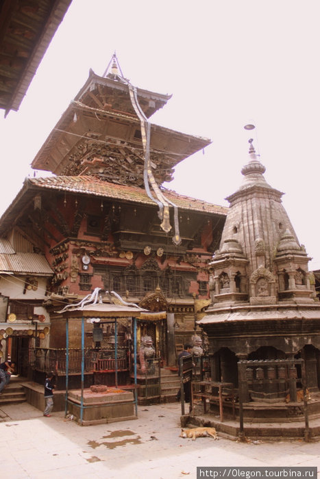 Храм Адинатх Локешвар Мандир Чобхар, Непал