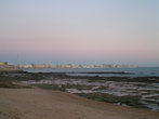 Панорама города с пляжа
