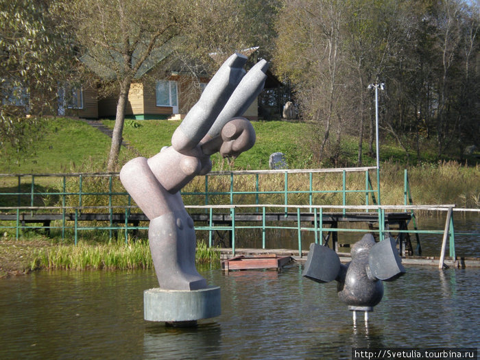 Vilnoja-парк скульптур и озеро. Вильнюс, Литва